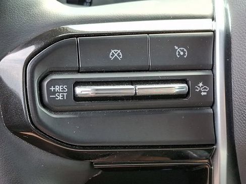 Used 2025 Chevrolet Colorado LT w/ LT Convenience Package AWD/4WD image 21