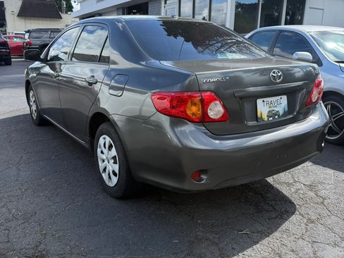 Used 2010 Toyota Corolla LE FWD image 4