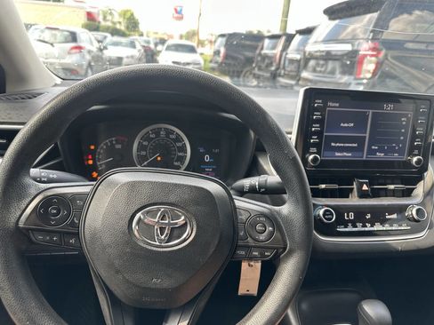 Used 2020 Toyota Corolla LE image 26