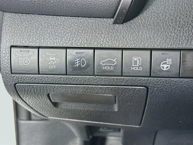Used 2024 Toyota Camry SE w/ Cold Weather Package AWD/4WD image 19