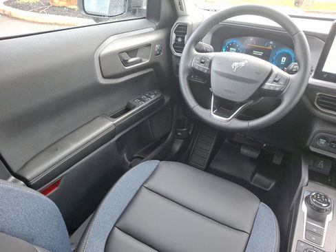 New 2025 Ford Bronco Sport Outer Banks w/ Sasquatch Outer Banks Package image 9