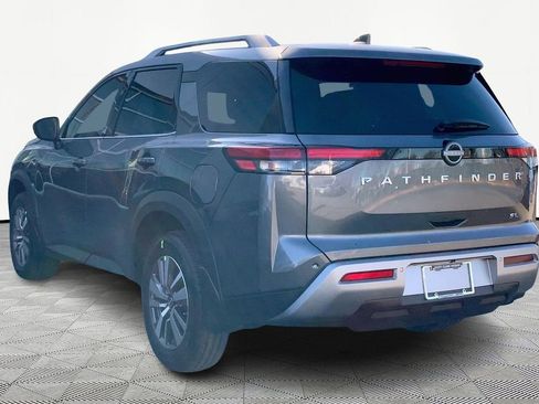 New 2025 Nissan Pathfinder SL image 3