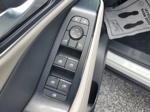 Used 2021 Nissan Rogue SV w/ Premium Package FWD image 20