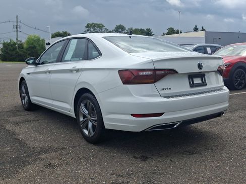Used 2019 Volkswagen Jetta R-Line w/ R-Line Cold Weather Package FWD image 4