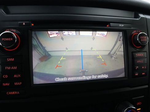 Used 2018 Nissan Titan SL w/ Midnight Edition image 38