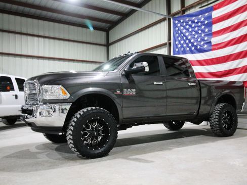 Used 2017 RAM 2500 Laramie image 4