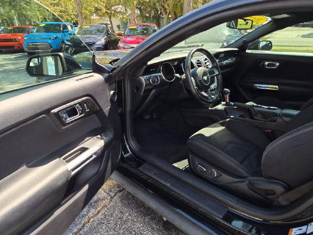 Used 2017 Ford Mustang GT w/ Black Accent Package RWD image 9