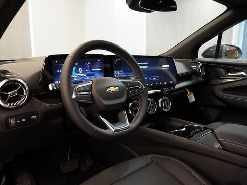 New 2025 Chevrolet Blazer EV LT image 5