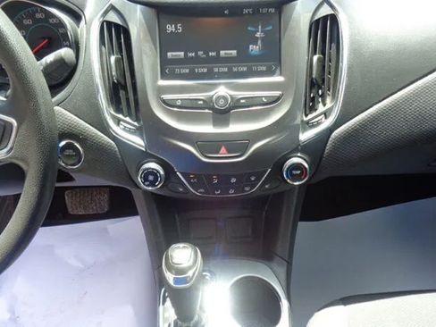 Used 2017 Chevrolet Cruze LT w/ Convenience Package FWD image 14
