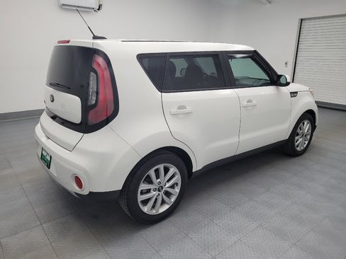 Used 2018 Kia Soul + FWD image 10