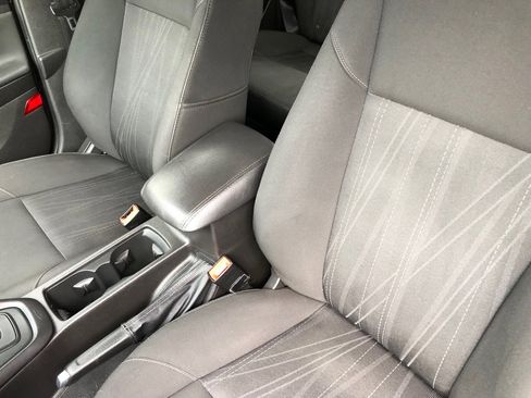 Used 2015 Ford Focus SE FWD image 18