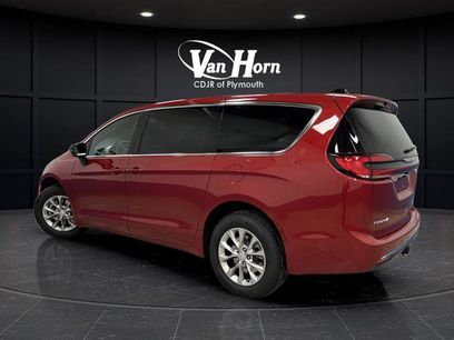 New 2026 Chrysler Pacifica Limited w/ Trailer Tow Group