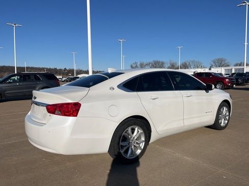 Used 2016 Chevrolet Impala LT w/ Convenience Package image 3