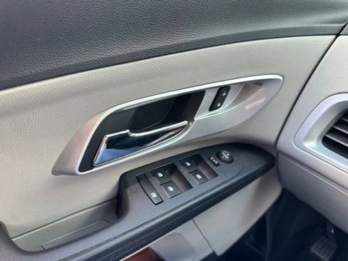 Used 2017 Chevrolet Equinox Premier w/ Enhanced Convenience Package FWD image 16