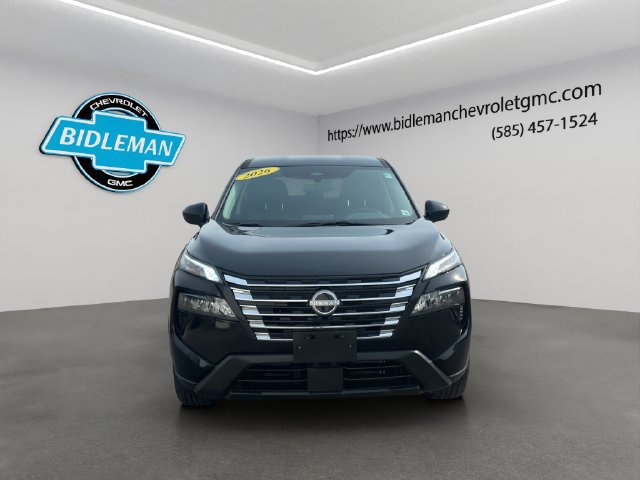 Used 2026 Nissan Rogue SV AWD/4WD image 2