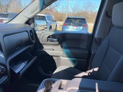 Used 2020 Chevrolet Silverado 1500 Custom w/ Custom Value Package image 21