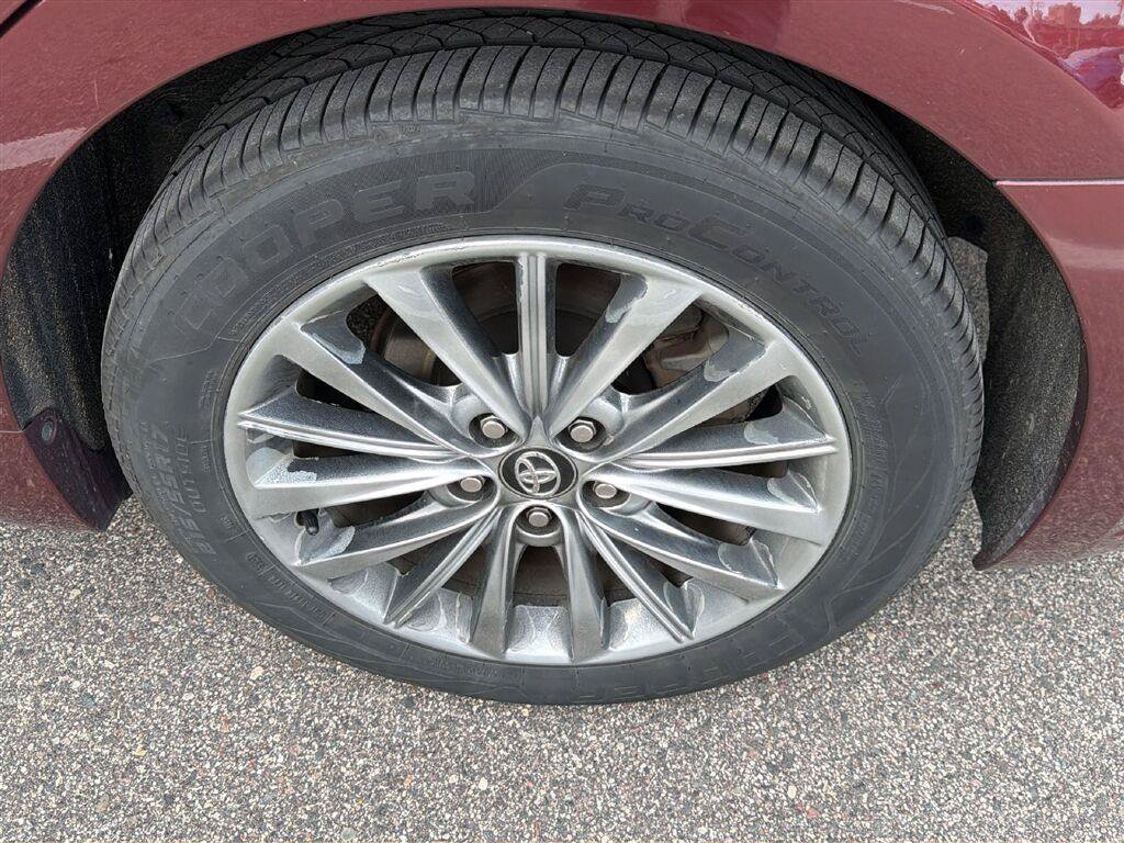 Used 2016 Toyota Avalon Limited w/ Toyota Safety Sense Package FWD image 16
