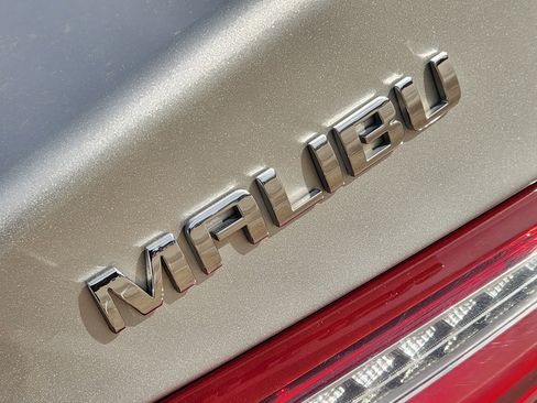 Used 2019 Chevrolet Malibu LT image 12