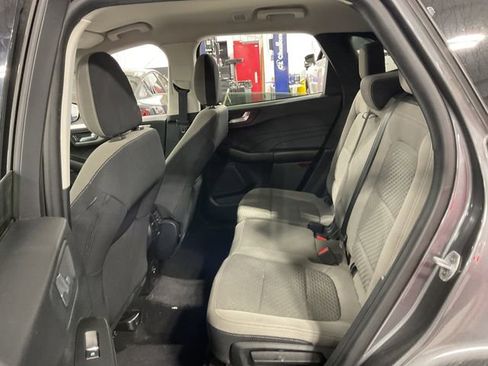 Used 2021 Ford Escape SE w/ SE Sport Appearance Package image 9