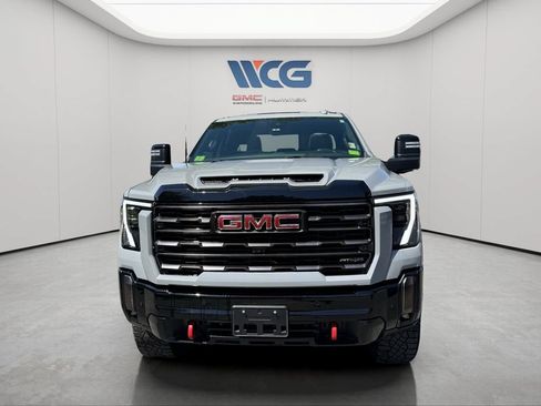 Used 2024 GMC Sierra 2500 AT4X AWD/4WD image 2