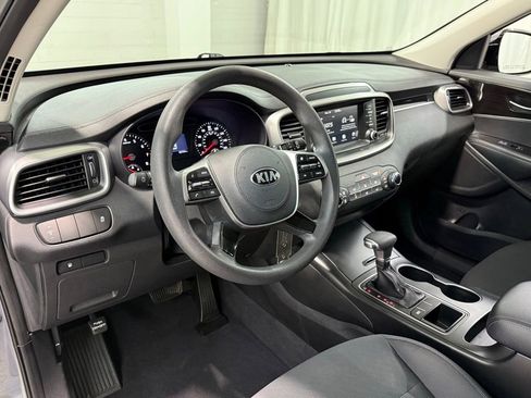 Used 2020 Kia Sorento L image 17
