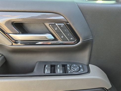 Used 2024 Chevrolet Silverado 2500 ZR2 w/ Technology Package image 13