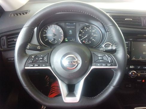 Used 2020 Nissan Rogue SV FWD image 8