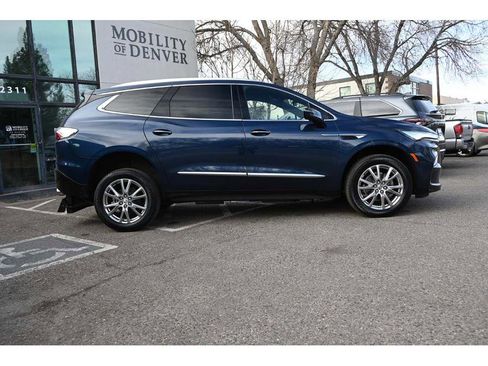 Used 2023 Buick Enclave Essence w/ Experience Buick Package image 5
