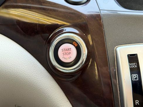 Used 2012 Nissan Quest SV FWD image 28