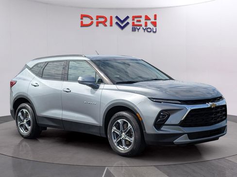 Used 2024 Chevrolet Blazer LT FWD image 7