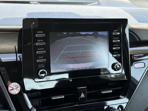 Used 2022 Toyota Camry SE image 14