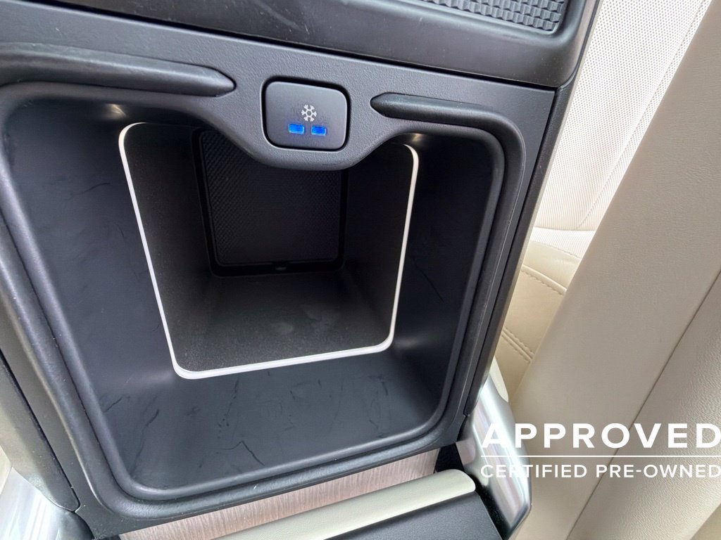 Used 2025 Land Rover Range Rover SE AWD/4WD image 24