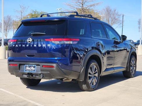 Used 2025 Nissan Pathfinder SV w/ SV Premium Package image 13
