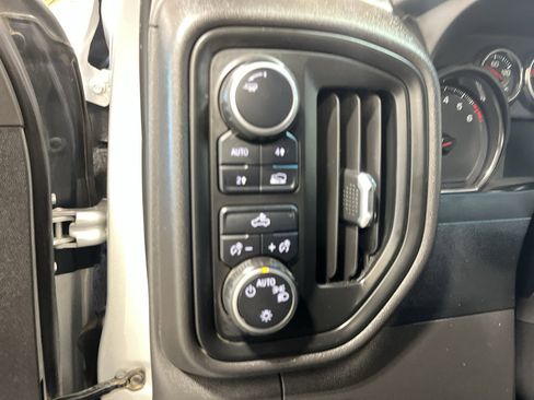 Used 2022 Chevrolet Silverado 1500 Custom w/ Safety Confidence Package AWD/4WD image 21