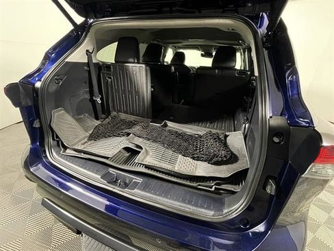 Used 2024 Toyota Highlander Limited image 27