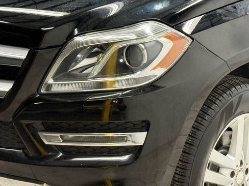 Used 2014 Mercedes-Benz GL 450 4MATIC w/ Lane Tracking Package image 4