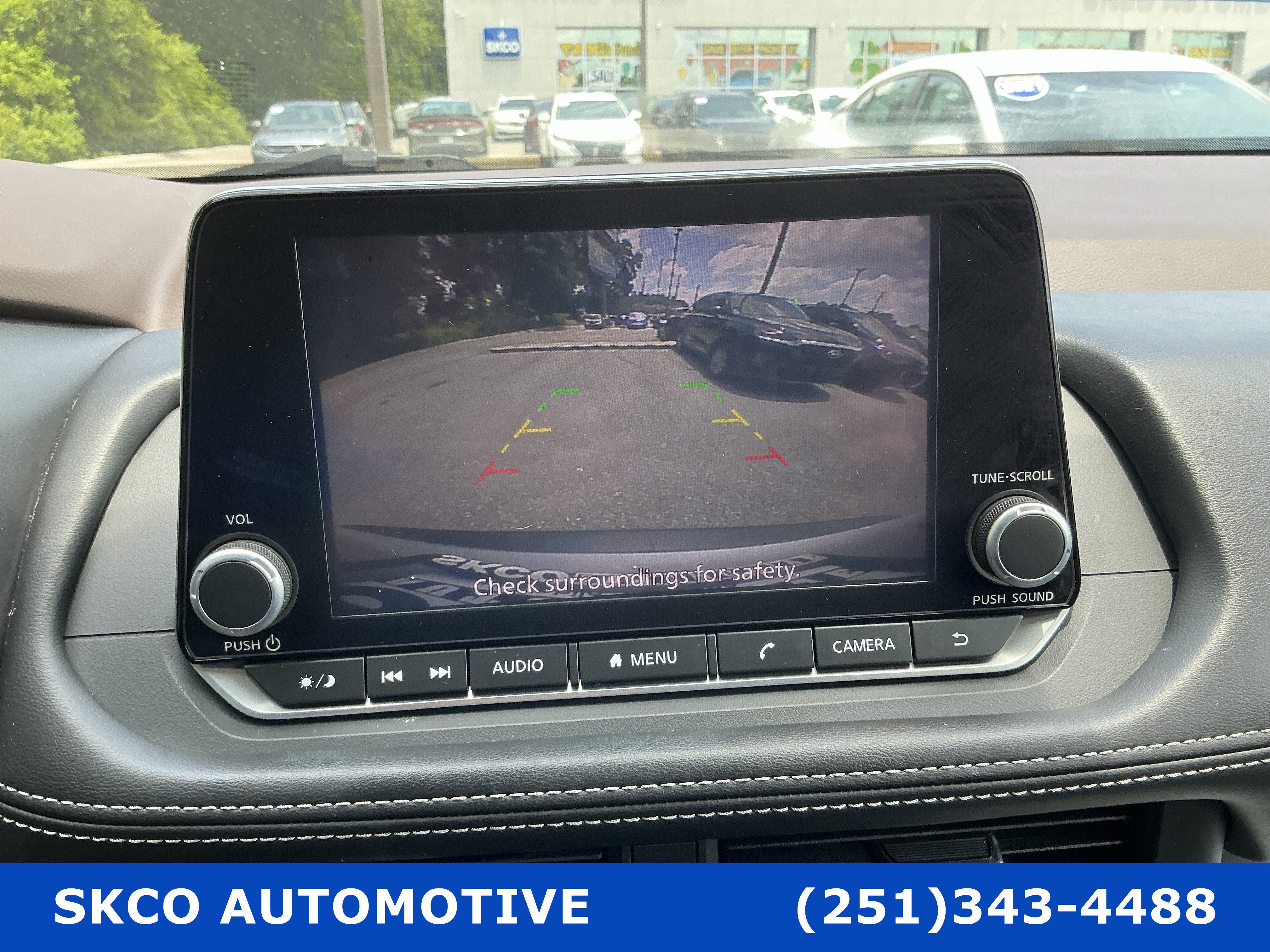 Used 2023 Nissan Rogue SV AWD/4WD image 17