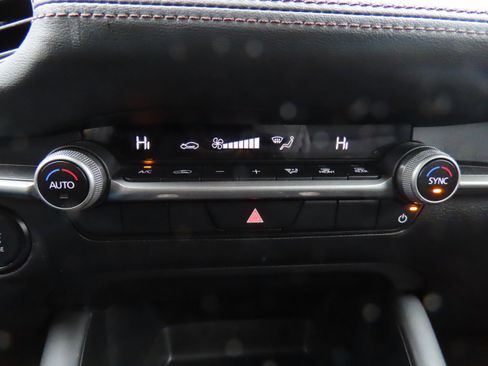 Used 2024 MAZDA MAZDA3 s image 25