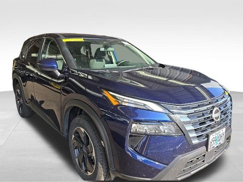 Used 2025 Nissan Rogue SV AWD/4WD image 1