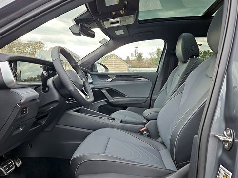 New 2026 Volkswagen Tiguan SE R-Line AWD/4WD image 11