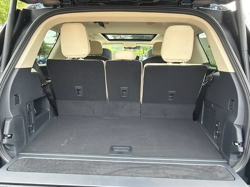 New 2027 Lincoln Navigator Reserve AWD/4WD image 21