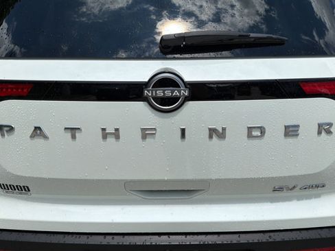 Used 2023 Nissan Pathfinder SV w/ SV Premium Package AWD/4WD image 40