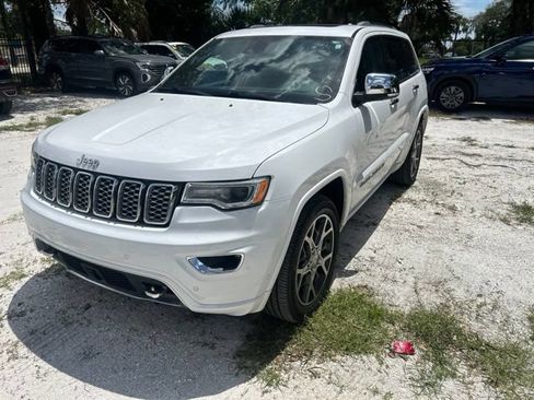 Used 2019 Jeep Grand Cherokee Overland RWD image 2