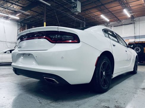Used 2019 Dodge Charger SXT RWD image 9