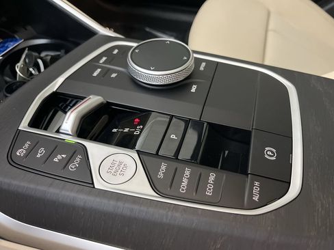 Certified 2024 BMW 330i xDrive Sedan w/ Convenience Package image 21