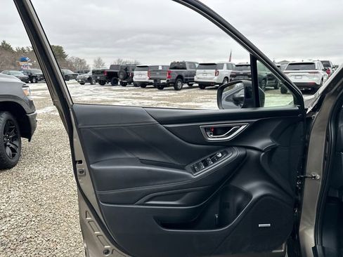 Used 2019 Subaru Forester Limited image 22