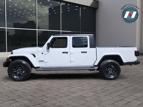 Used 2023 Jeep Gladiator Sport AWD/4WD image 2