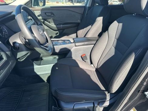 Used 2023 Nissan Rogue S image 11