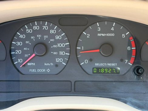Used 2004 Ford Mustang Premium RWD image 13