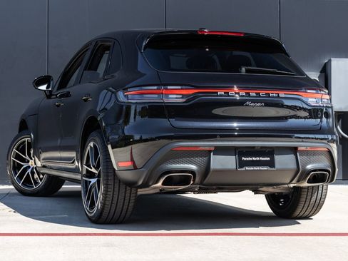 Certified 2026 Porsche Macan image 3